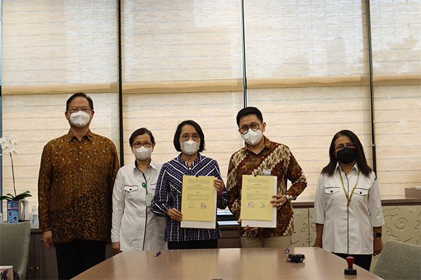Penandatanganan Perjanjian Kerja Sama (PKS) antara Direktur Jenderal Kesehatan Masyarakat dengan PT. Viamo Services Indonesia  dan PT.  mClinica Health Solutions (SwipeRX)