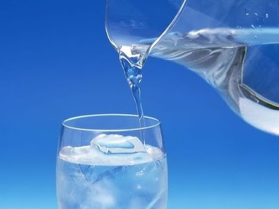 Alasan Berbuka Puasa dengan Air Putih Hangat Lebih Menyehatkan